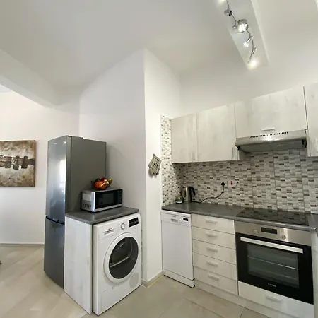 Nest In Apartment